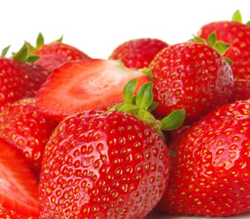 Fresas: Son ricas en vitamina C, en yodo, hierro, fósforo y potasio. Un licuado de fresas helado con un poco de azúcar será la delicia de tus hijos.