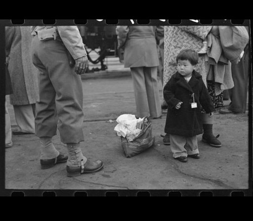 La decisión se hizo tras el ataque de Japón a la zona de Hawaii, llamada Pearl Harbor.