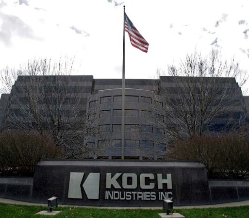 Charles Hamilton Koch, es uno de los dueños de Koch industries, con sede en Wichita Kansas.