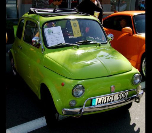 Muestra de autos de colección en la ciudad de Brea.
