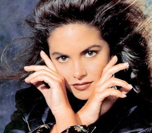 Aunque incursionó por primera vez en la música ranchera, Lucero no descuidó a su público que siempre la siguió como una estrella pop de la música en español.