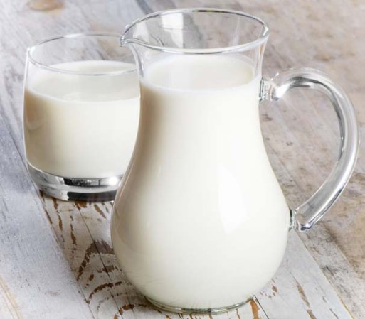 Durante el embarazo es muy importante el consumo de calcio, trata de tomar leche entera y no light para cubrir el requerimiento diario.