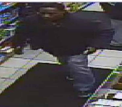 Estos malhechores han cometido crímenes de robo, asalto, violación, entre otros, y siguen sueltos. Si los has visto llama al 1-800-577-TIPS.