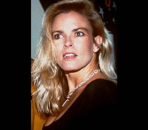 NICOLE BROWN SIMPSON – 12 de junio de 1994. La esposa de O.J Simpson fue asesinada en su casa en Los Ángeles, California, junto con un amigo.