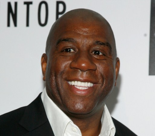 “Yo solo quiero que las personas que no tienen trabajo, tengan la oportunidad de apoyar a sus familias. De eso se trata ahora. El Presidente Obama está buscando formas y trabajando arduamente para asegurar que eso pase.” ~Earvin "Magic" Johnson