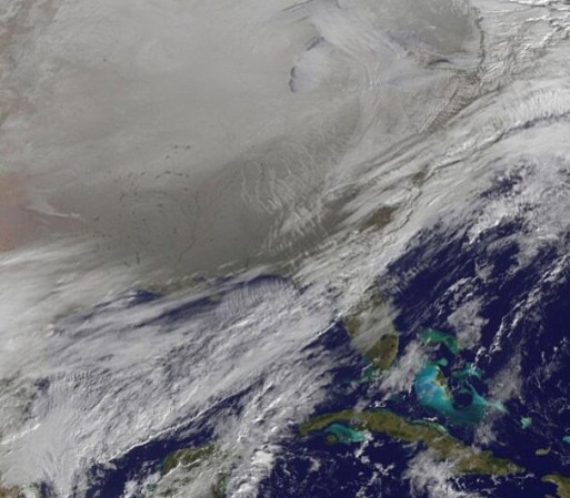 Esta imagen satelital de la NASA muestra la contundencia del vórtice polar que afectó a Estados Unidos y Canadá.