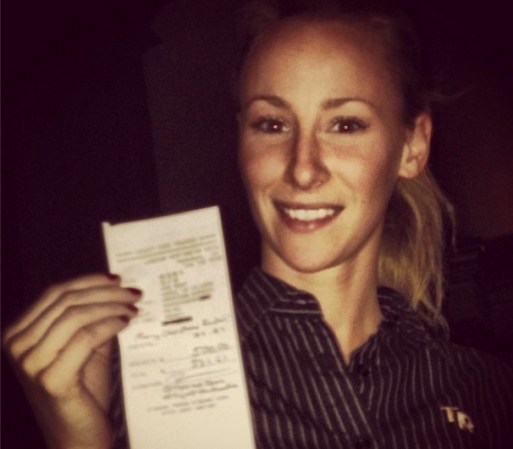 Rachel, una mesera de California recibió $500 como propina en la nochebuena.