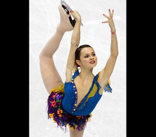 Sasha Cohe, nació el 26 de octubre de 1984 en Westwood, CA. Una patinadora reconocida por sus logros y desempeño en diferentes eventos mundiales como las olimpiadas del 2006.