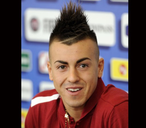 Stephan El Shaaraway, es un futbolista italiano que también conserva la ciudadanía egipcia. Es jugador profesional del Club Atlético Milan, de Italia.