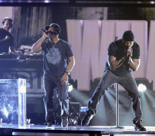 DJ Z-Trip, Chuck D y LL Cool J cerraron la noche haciendo lo que mejor saben hacer: rapear.