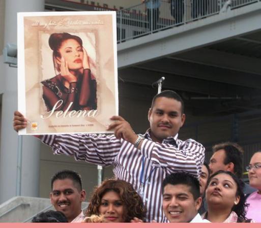 En Estados Unidos, la explosión de la cumbia llego con la cantante de origen mexicano Selena Quintanilla conocida artísticamente como Selena que el treinta de marzo de 1995, a la edad de 23 años, en pleno apogeo de su carrera música fue asesinada por su presidenta de su club de fans.