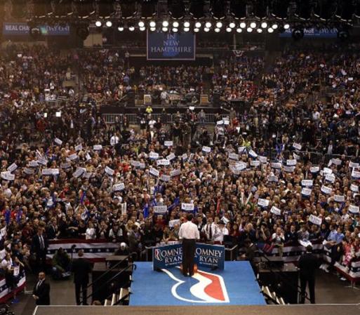 De igual manera, el candidato republicano habló frente a un gran número de personas en New Hampshire.