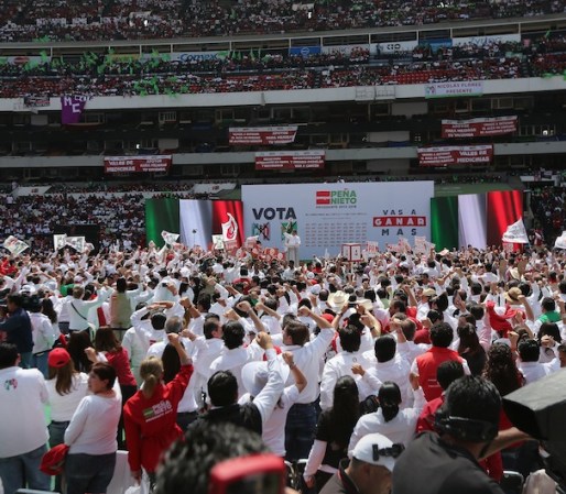 Enrique Peña Nieto realizó su último acto de campaña en el Estadio Azteca de la Ciudad de México.
