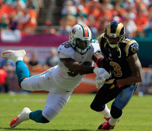 Los Miami Dolphins impusieron su potencia ante los Rams de Saint Louis, con una victoria 17-14.