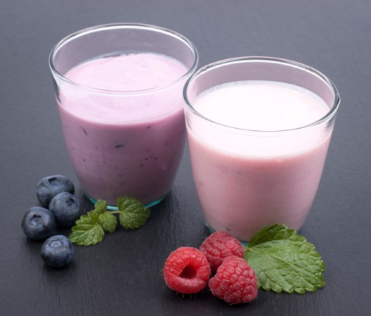 Yogur con poca grasa. <br />Con demasiada frecuencia, este yogurt rico en proteínas y calcio, contiene grandes cantidades de azúcar. Algunas marcas añaden 30 o más gramos de fructosa, sacarosa, o de otros edulcorantes.