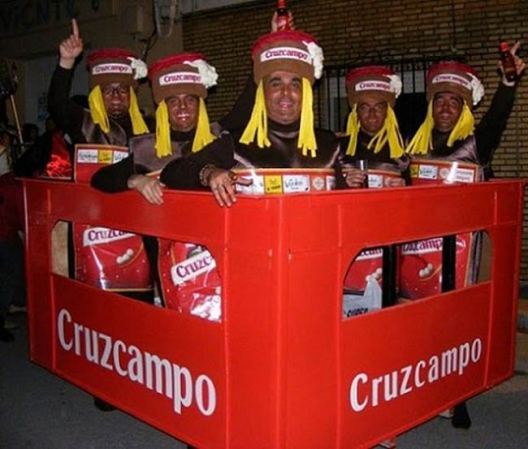 Otro disfraz colectivo. Se recomienda tomar cerveza antes de usarlo.
