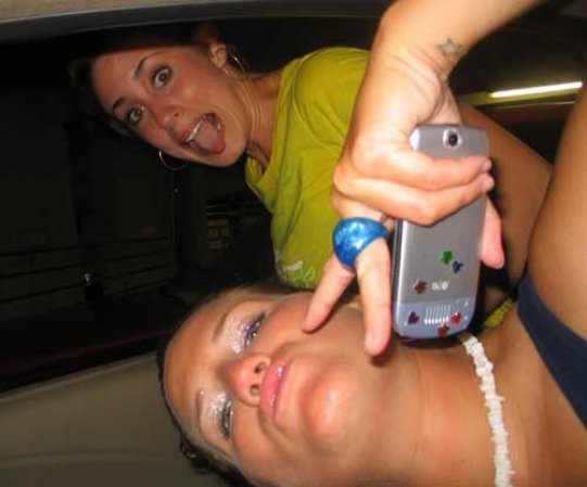 Fotos tomadas de la página que Casey Anthony mantenía en photobucket.com antes de ser juzgada y exonerada por la muerte de su hija Caley Anthony y que fueron consideradas como posible evidencia por la fiscalía.