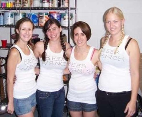 Fotos tomadas de la página que Casey Anthony mantenía en photobucket.com antes de ser juzgada y exonerada por la muerte de su hija Caley Anthony y que fueron consideradas como posible evidencia por la fiscalía.