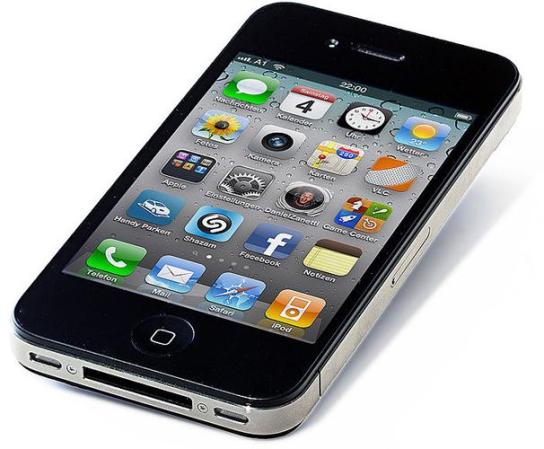 Apple no se quedó atrás y volvió a sorprender con su rediseñado iPhone 4.