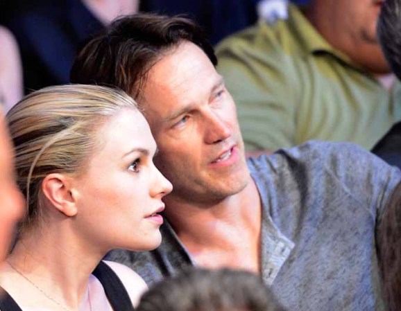 Actores Anna Paquin y Stephen Moyer, entre las celebridades que asistieron a la pelea entre Pacquiao y Bradley en el MGM Grand Garden Arena en Las Vegas, Nevada.