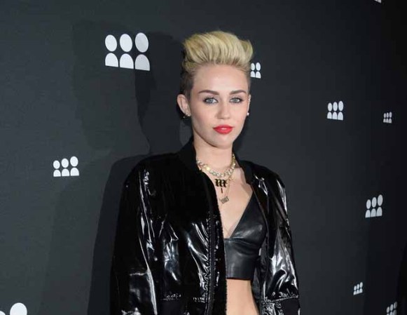 La rebelde Miley Cyrus tiene por costumbre cambiar mucho el color de su cabello.