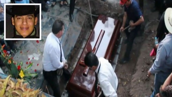 Cantando dan el último adiós a Ariel Camacho