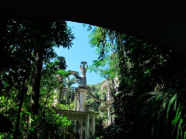 A primera vista las escaleras a ninguna parte.