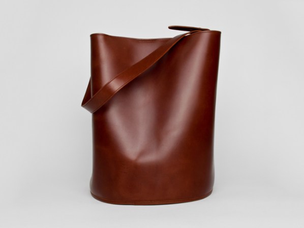 Bolsa de “Creatures of Comfort”. Disponible de creaturesofcomfort.us, $557.