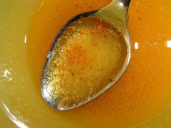 Una sopa o caldo de verduras tiene pocas calorías y le ayudará a controlar el apetito. Pero no consuma sopas de crema, como la de almeja.