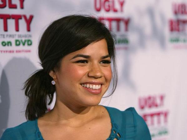 America Ferrara (1984, Los Ángeles, E.U.A.), actriz latina que destaca en la comedia televisiva "Ugly Betty".