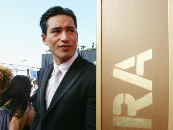 Mario López (1973, n. en San Diego, U.S.A. de padres originarios de Culiacán México), actor popular en los ochentas con la serie Salvados por la Campana y actualmente con Dancing with the Stars.