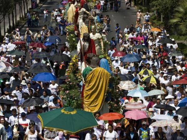 México: Vista de la procesión del Viernes Santo en la capital mexicana.