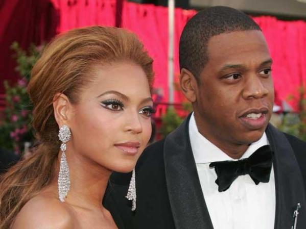 En abril del 2008, Beyonce se casó con el músico y empresario Jay-Z, con el que salía desde hace 5 años.