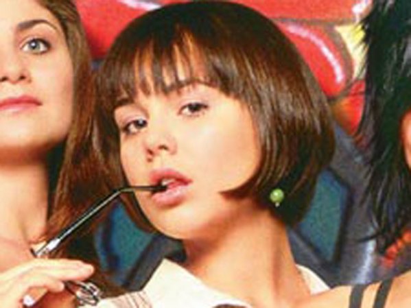 Camila Sodi salió ligera de ropa en una revista exclusiva para caballeros.