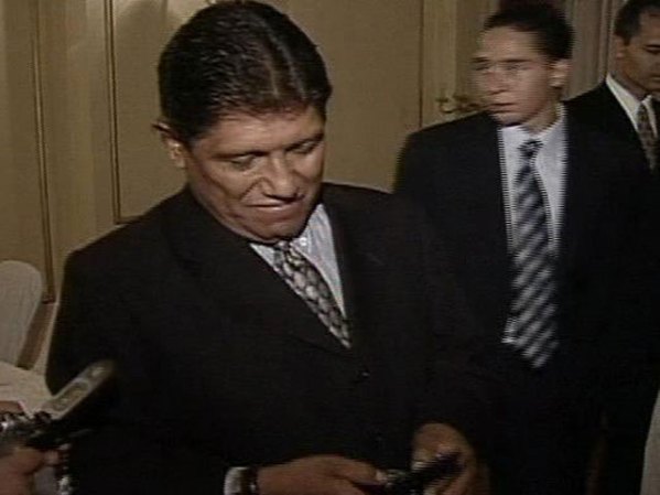 Como motivo cómico del espectáculo, Niurka hace unos apartes en los que se ríe de sus ex parejas, uno de ellos el productor Juan Osorio.