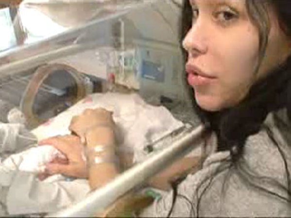 Los seis niños y las dos niñas que nacieron la semana pasada se encontraban en buen estado el jueves, según el hospital. Los ocho bebés son los octillizos que más han sobrevivido en el mundo.