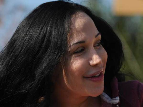 11 DE MARZO, 2009: Nadya Suleman, quien recientemente dio a luz a ocho bebés para sumarlos a los seis hijos que ya tenía, acaba de estrenar su nueva casa en Los Angeles.