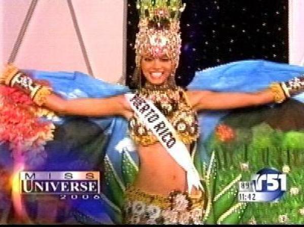 Causó sensación con su traje típico, inspirado en la la diosa Atabey, madre del dios principal de los indios taínos.