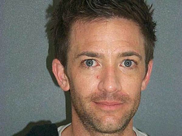 David Faustino, el actor que hizo de Bud Bundy en la serie "Married with Children", fue arrestado por posesión de marihuana y alteración del orden.