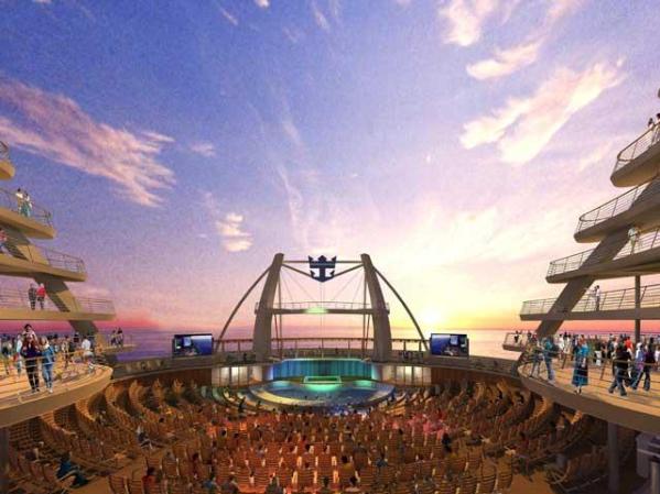 Boardwalk: AquaTheater.