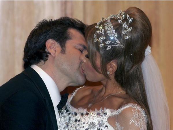 Gloria Trevi se casa con Armando Gómez.