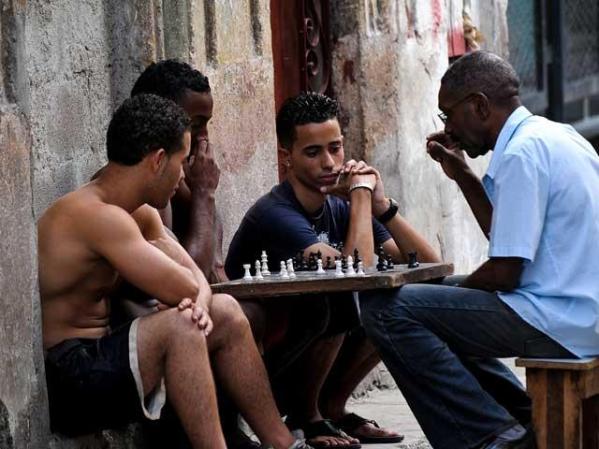 Cuba sufre de ausentismo laboral, y también de excesivos "descansos" por parte de los trabajadores, como ha admitido el mismo Raúl Castro.