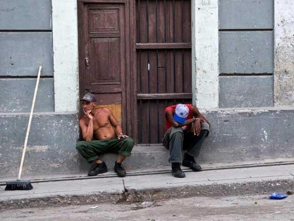 Cuba sufre de ausentismo laboral, y también de excesivos "descansos" por parte de los trabajadores, como ha admitido el mismo Raúl Castro.