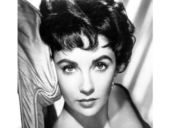 La bella y glamourosa Elizabeth Taylor, de joven.