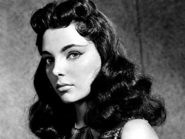 Joan Collins, estrella de la serie de televisión "Dinastía", de joven.