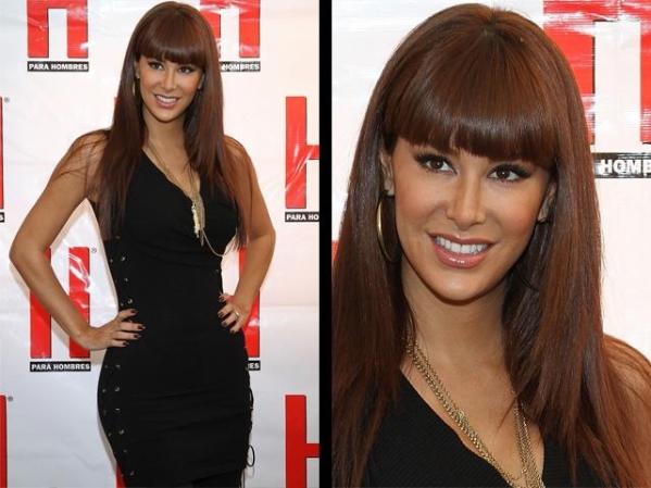 La Belle Ninel Conde modelando en día del lanzamiento de la revista.