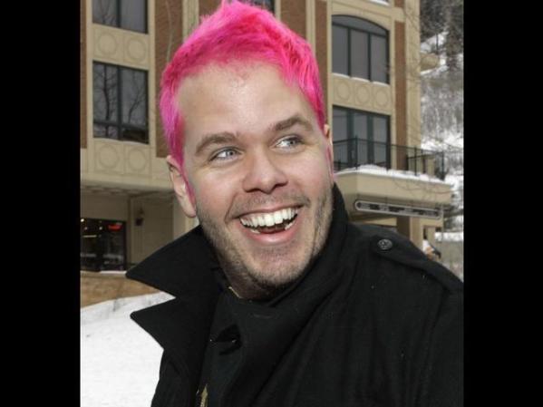 Perez Hilton, su verdadero nombre es Mario Armando Lavanderia, Jr., bloguero de artistas. Sus padres son cubanos y es amiguísimo de Lady Gaga.
