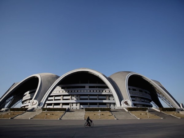 Este es el estadio del 1 de Mayo, el más grande del mundo con capacidad para 150,000 personas.