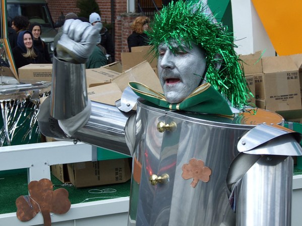 El hombre de hojalata también celebra San Patricio.