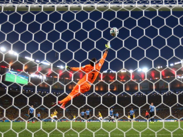 Después de 16 años sin disputar un Mundial, Colombia arrasó con el Grupo C, en el que despachó 3-0 a Grecia, 2-1 a Costa de Marfil y 4-1 a Japón, para avanzar apenas por segunda ocasión a la segunda ronda. Pero no quedó allí.